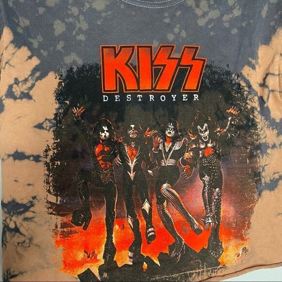 Kiss Destroyer Bleach Dye DIY Short Sleeve Crop Top - Picture 3 of 5